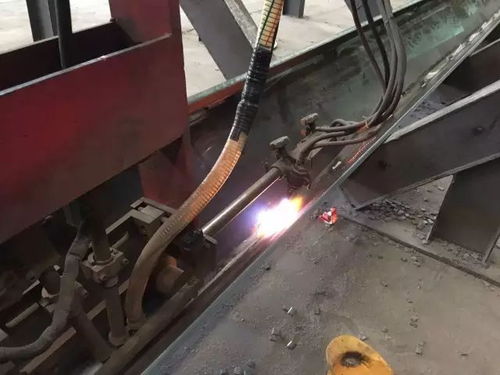 仰焊的焊接技巧和注意事項(xiàng),鋁熱焊焊接程序和注意事項(xiàng),平角焊的焊接參數(shù)和操作注意事項(xiàng)?