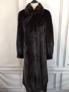 選貂皮大衣的注意事項(xiàng)