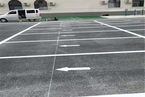 鋪設(shè)瀝青路面注意事項(xiàng)