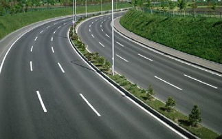 跑長(zhǎng)途高速要注意事項(xiàng)