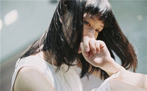 對啊，就是嫌你窮才分手的啊