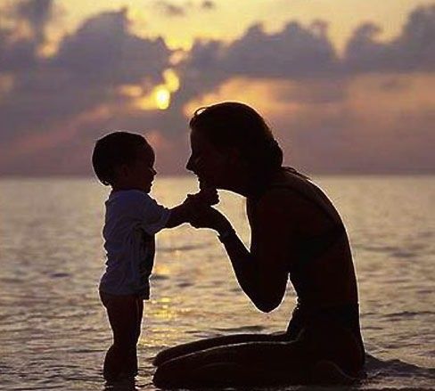 母親和小魚(yú)