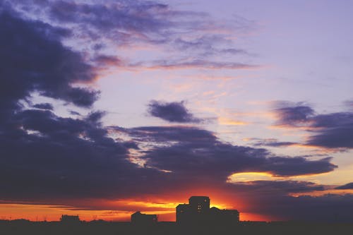 我們在一起三年，連吃碗面都是我付錢