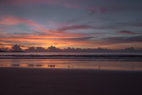 寫詩的少女現(xiàn)代詩歌