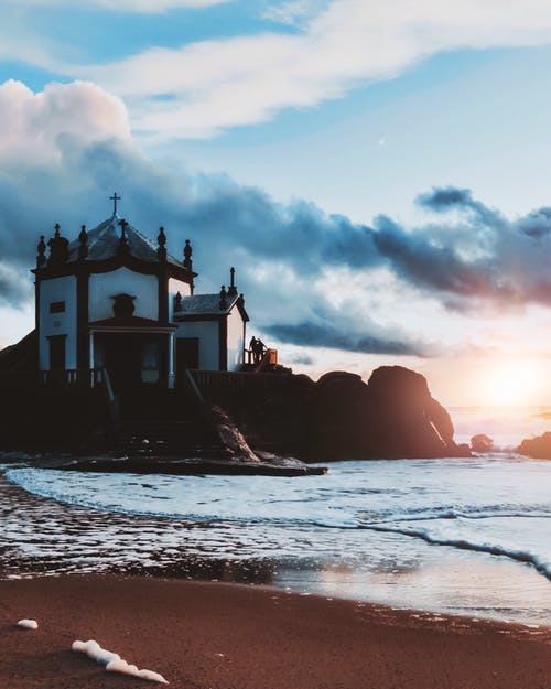 宋詞《水龍吟·春恨》譯文及賞析