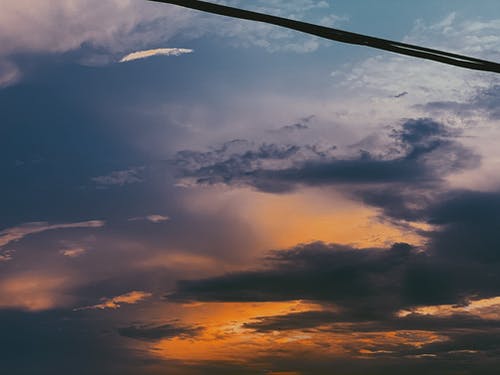 現(xiàn)代詩歌:流逝 現(xiàn)代詩歌:流逝