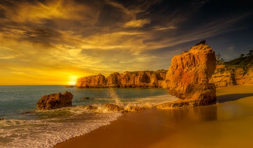 一生中陪伴你時間最長的人，不是父母，不是愛人，而是...