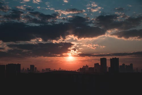 葉不凡碰瓷女司機(jī)小說(shuō)現(xiàn)代秦楚楚全章節(jié)閱讀