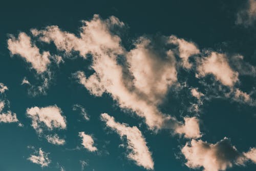 致明亮月亮的現(xiàn)代詩歌 致明亮月亮的現(xiàn)代詩歌