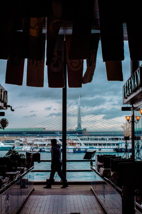 觸摸時(shí)間的質(zhì)感人生哲理