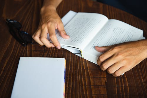 火影之我穿越成了鷹佐林星鳴人小說無刪減在線閱讀