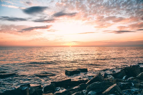 越調(diào)·天凈沙·秋思元曲注釋及賞析