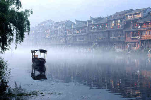 qq空間精短正能量的經(jīng)典說說大全（98條）