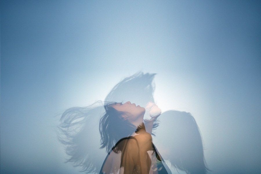 qq個(gè)性說(shuō)說(shuō)心情短語(yǔ) 惆悵，是因?yàn)樽约翰粔蜿?yáng)光