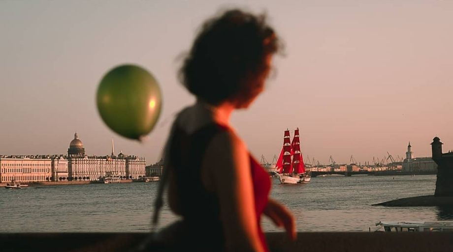 最經(jīng)典說說心情短語 不是慢慢學(xué)會妥協(xié)，也不是漸漸甘于平凡