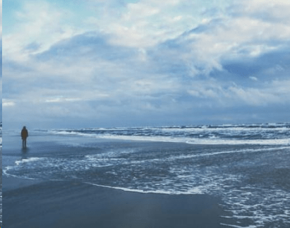 心情很喪的傷感說(shuō)說(shuō) 藥不醫(yī)假病，酒不解真愁