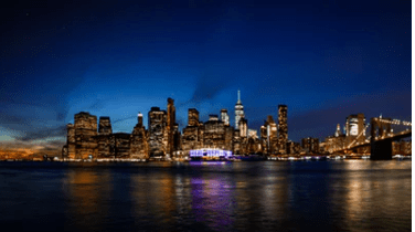 很讓人心痛的傷感說說大全：青燈照壁人初睡，冷雨敲窗被未溫