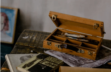 讓對(duì)方看到心疼的傷感句子：入目無(wú)旁人，四下皆是你